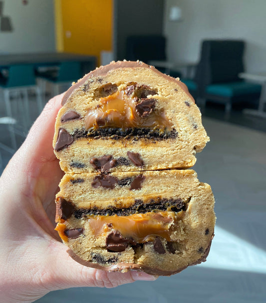 Caramal Chocolate Chip Oreo Cookie Recipe (Free modification to the Chocolate Chip Cookie Recipe)